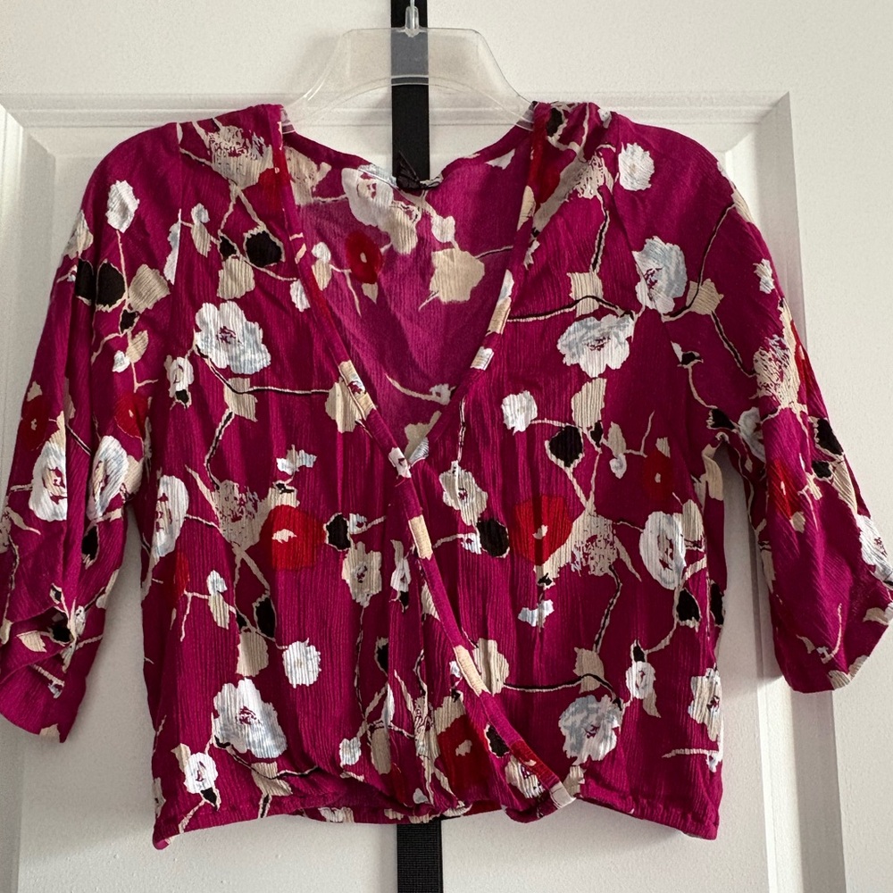 Valija-Floral V-Neck Wrap Top